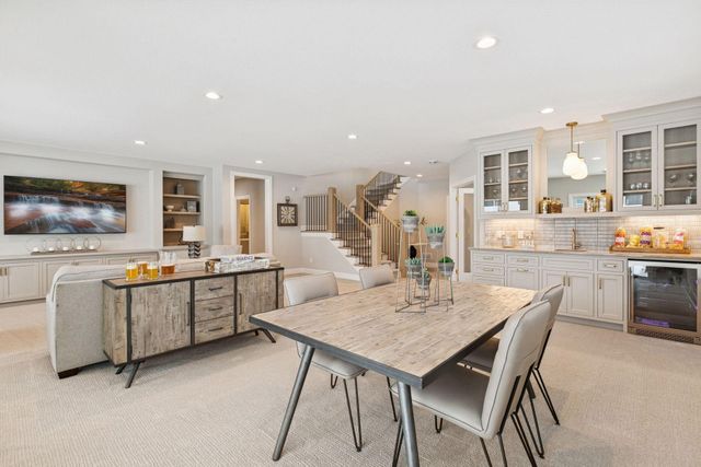 599 Harbor Court, Shoreview, MN 55126