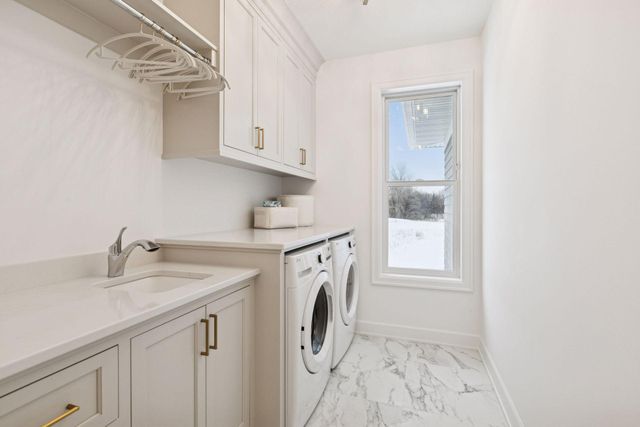 599 Harbor Court, Shoreview, MN 55126