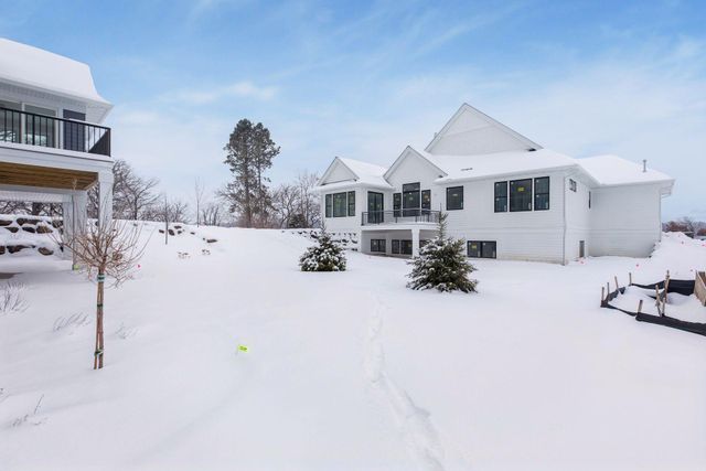 599 Harbor Court, Shoreview, MN 55126