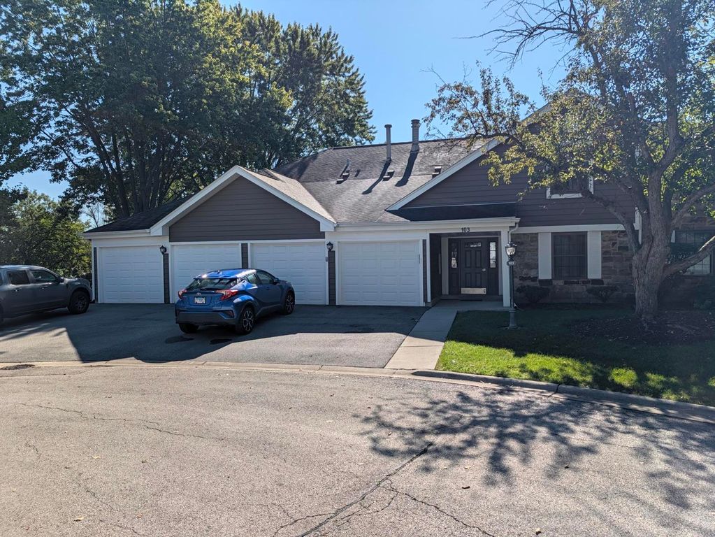 103 Marble Hill Court B2, Schaumburg, IL 60193