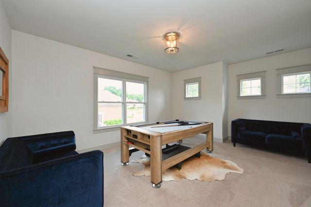 4105 Banner Square Ln, Arrington, TN 37014