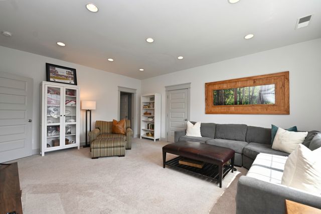 4105 Banner Square Ln, Arrington, TN 37014