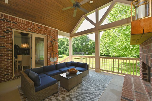 4105 Banner Square Ln, Arrington, TN 37014