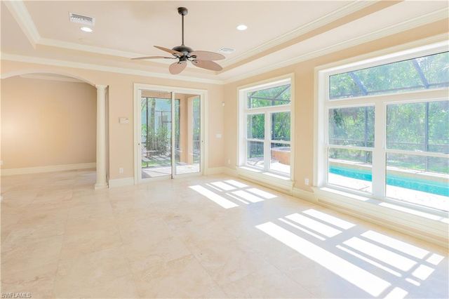 2915 Coco Lakes DR, Naples, FL 34105