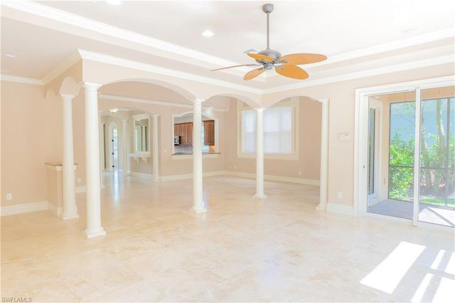 2915 Coco Lakes DR, Naples, FL 34105