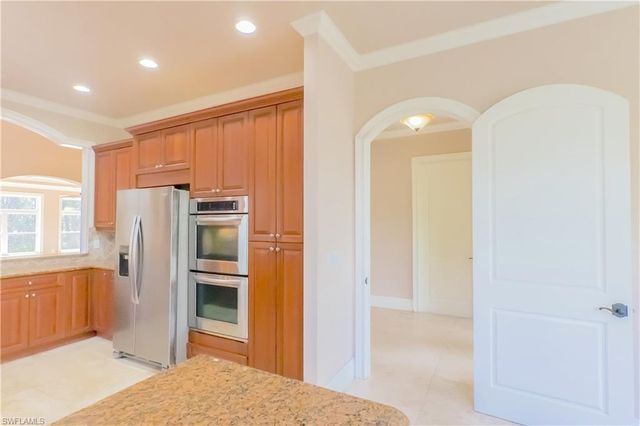 2915 Coco Lakes DR, Naples, FL 34105