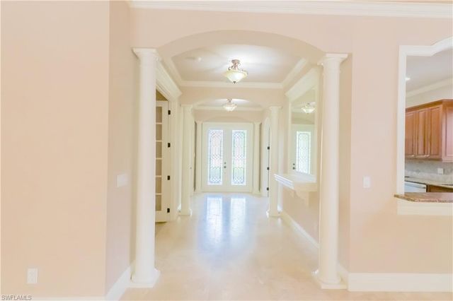 2915 Coco Lakes DR, Naples, FL 34105