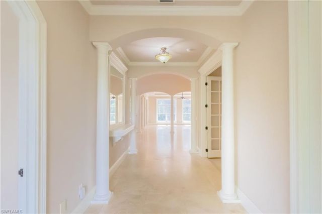 2915 Coco Lakes DR, Naples, FL 34105