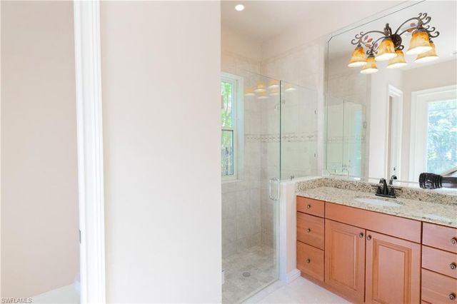 2915 Coco Lakes DR, Naples, FL 34105