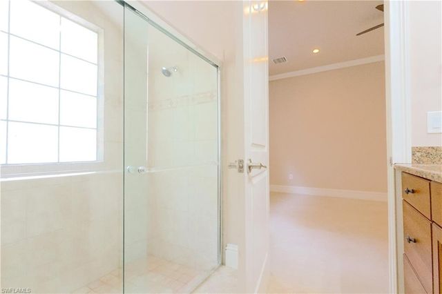 2915 Coco Lakes DR, Naples, FL 34105