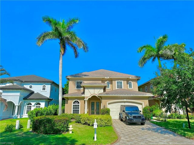 2915 Coco Lakes DR, Naples, FL 34105