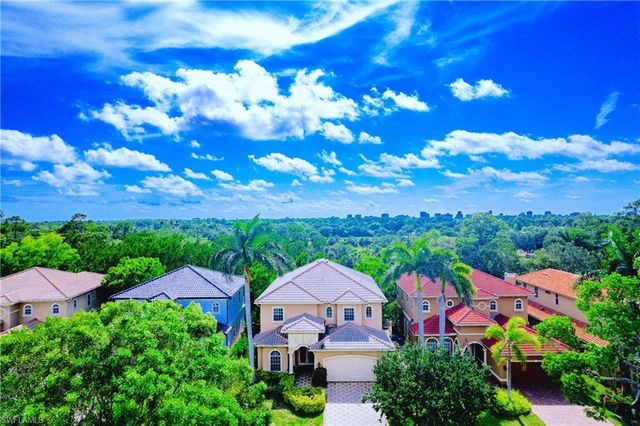 2915 Coco Lakes DR, Naples, FL 34105