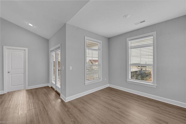 728 W Ocean View AVE, Norfolk, VA 23503