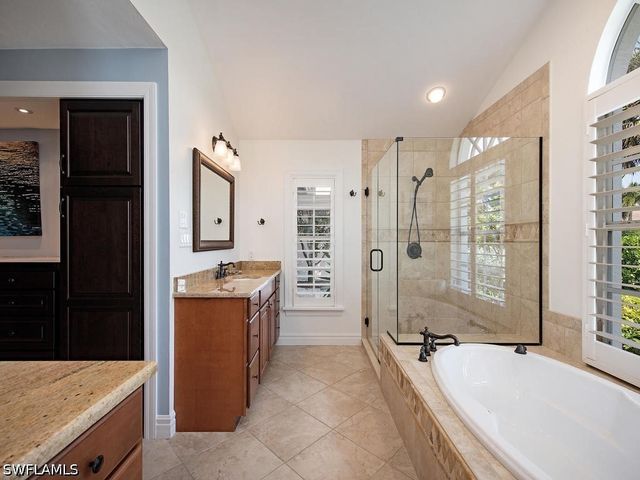 712 Shadow Lake LN, Naples, FL 34108