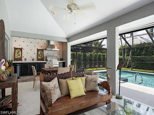 712 Shadow Lake LN, Naples, FL 34108