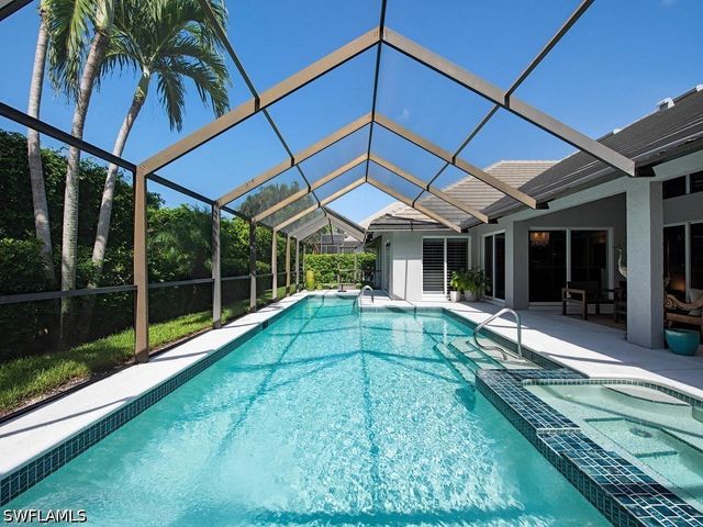 712 Shadow Lake LN, Naples, FL 34108