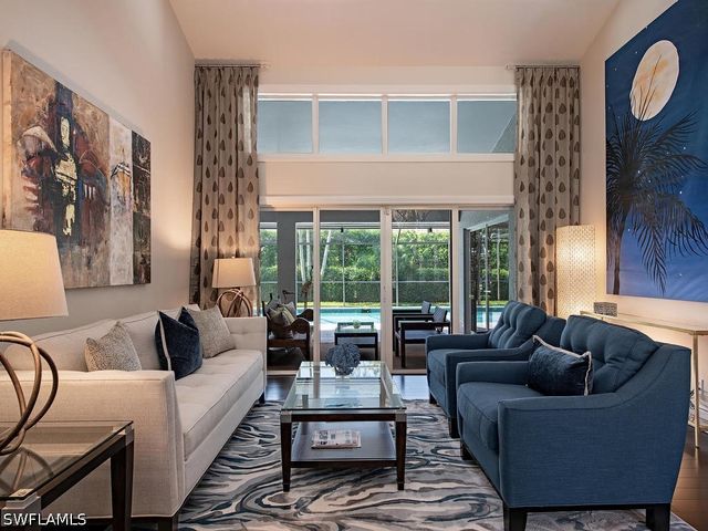 712 Shadow Lake LN, Naples, FL 34108