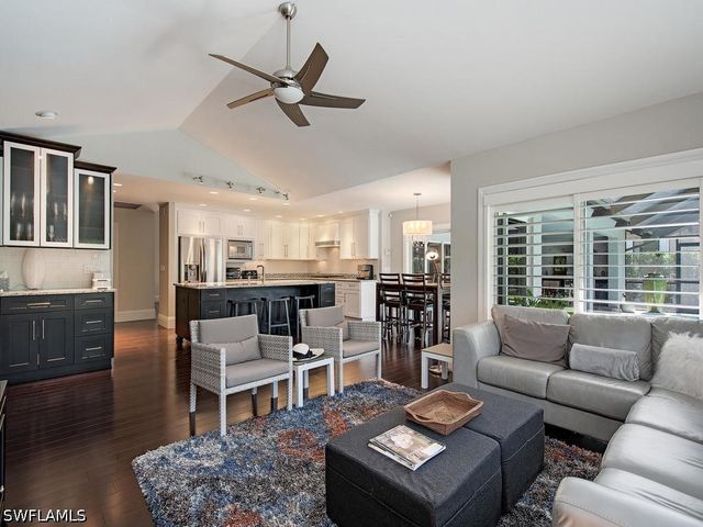 712 Shadow Lake LN, Naples, FL 34108