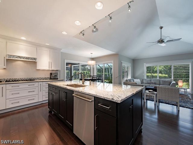 712 Shadow Lake LN, Naples, FL 34108