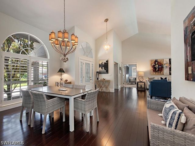 712 Shadow Lake LN, Naples, FL 34108