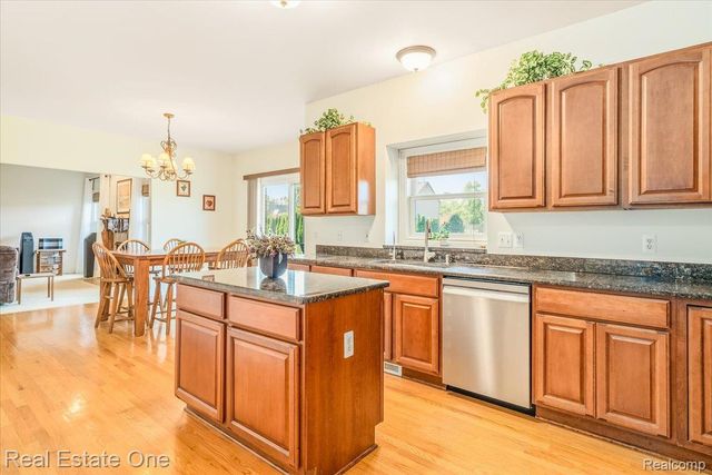 47820 CANDACE Lane, Canton Charter Township, MI 48187