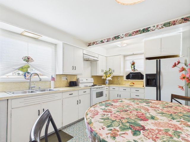 420 Ozark Street, Cabool, MO 65689