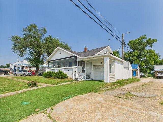 420 Ozark Street, Cabool, MO 65689