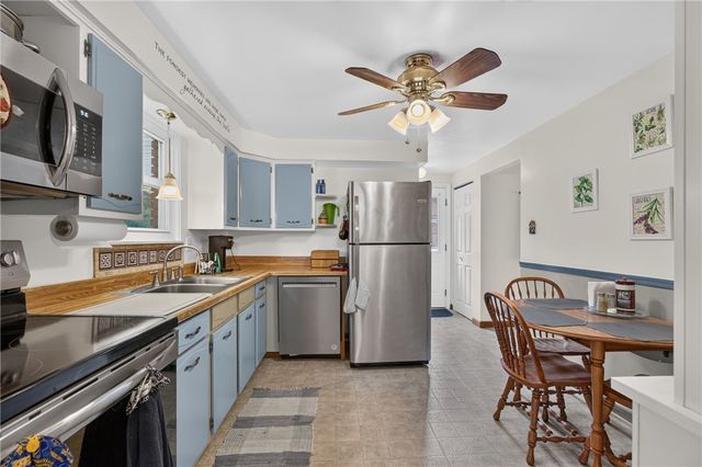 3793 Gary Dr, Baldwin Boro, PA 15227