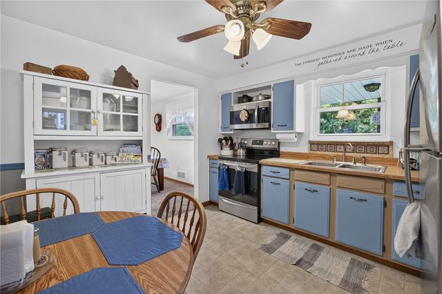 3793 Gary Dr, Baldwin Boro, PA 15227