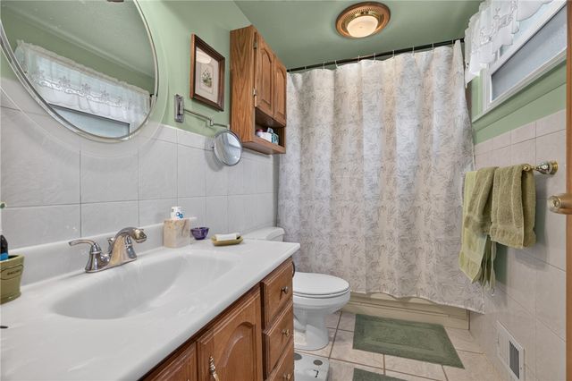 3793 Gary Dr, Baldwin Boro, PA 15227