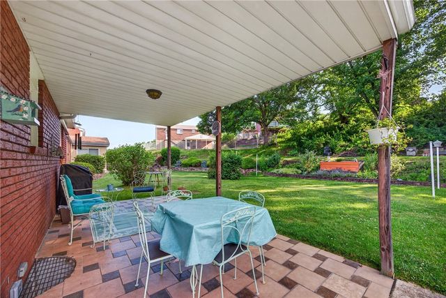 3793 Gary Dr, Baldwin Boro, PA 15227
