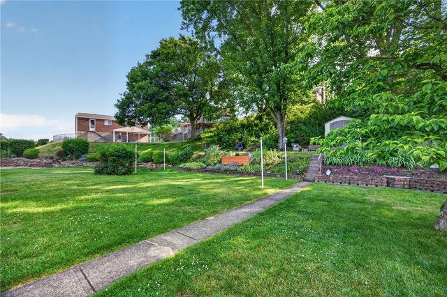 3793 Gary Dr, Baldwin Boro, PA 15227