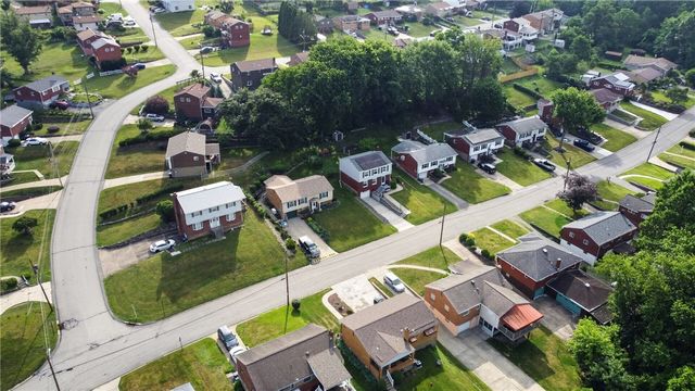 3793 Gary Dr, Baldwin Boro, PA 15227