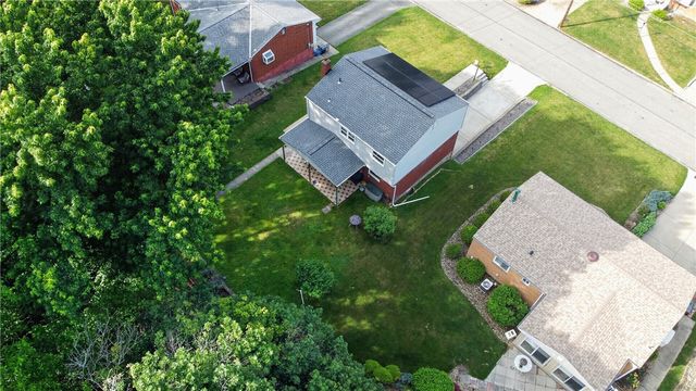 3793 Gary Dr, Baldwin Boro, PA 15227