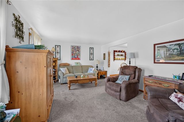 3793 Gary Dr, Baldwin Boro, PA 15227