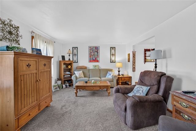 3793 Gary Dr, Baldwin Boro, PA 15227