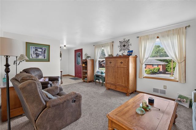 3793 Gary Dr, Baldwin Boro, PA 15227