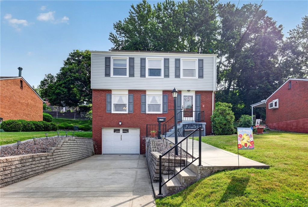 3793 Gary Dr, Baldwin Boro, PA 15227