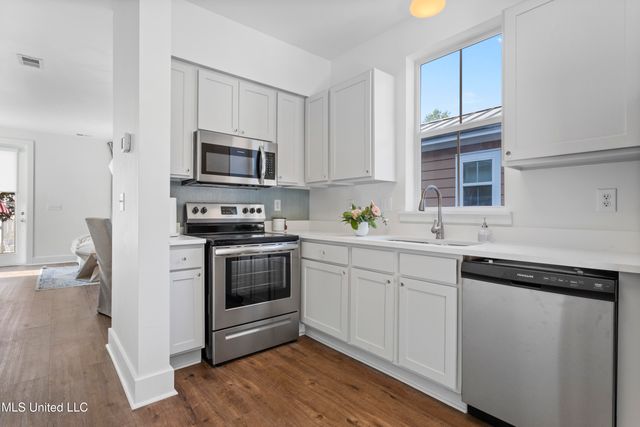 2207 Government Street, 29, Ocean Springs, MS 39564