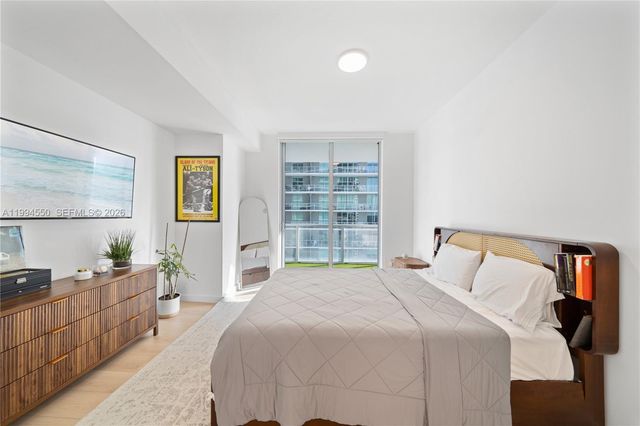 1111 SW 1st Ave 2114-N, Miami, FL 33130