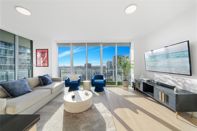 1111 SW 1st Ave 2114-N, Miami, FL 33130