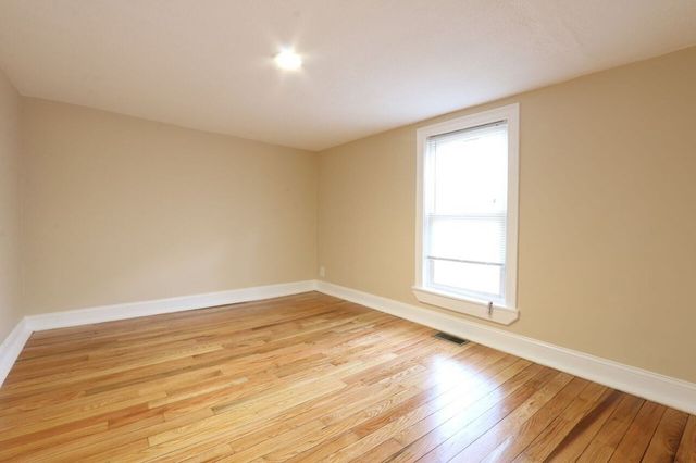 3 Saint James Pl 3, Boston, MA 02119