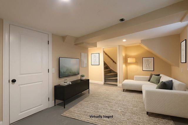 3 Saint James Pl 3, Boston, MA 02119