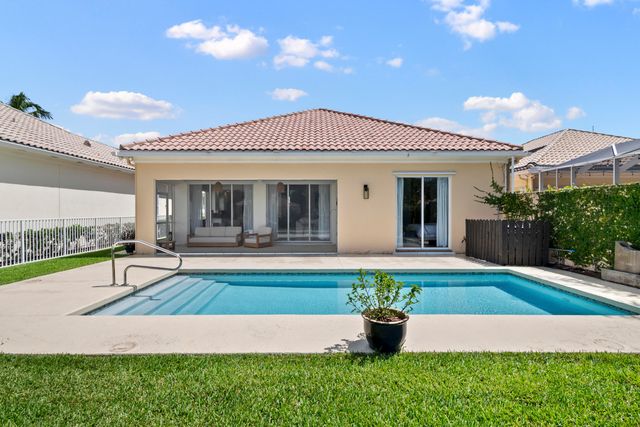 8186 Laborie Lane, Wellington, FL 33414