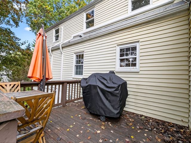 37 Pine St, Bedford, MA 01730