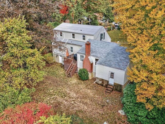 37 Pine St, Bedford, MA 01730