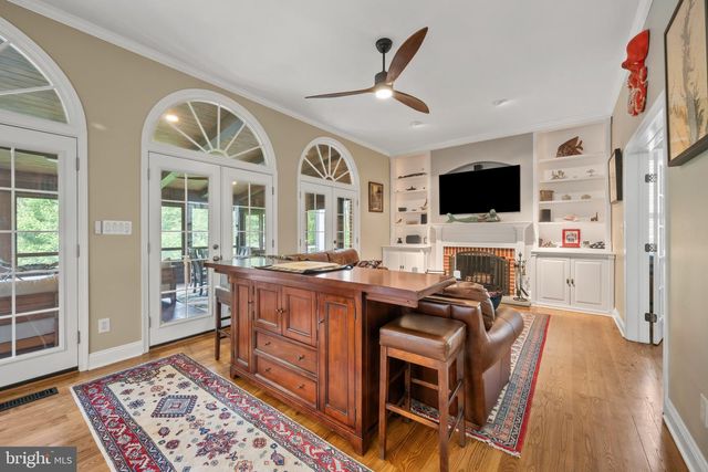 42 POPLAR POINT RD, Edgewater, MD 21037