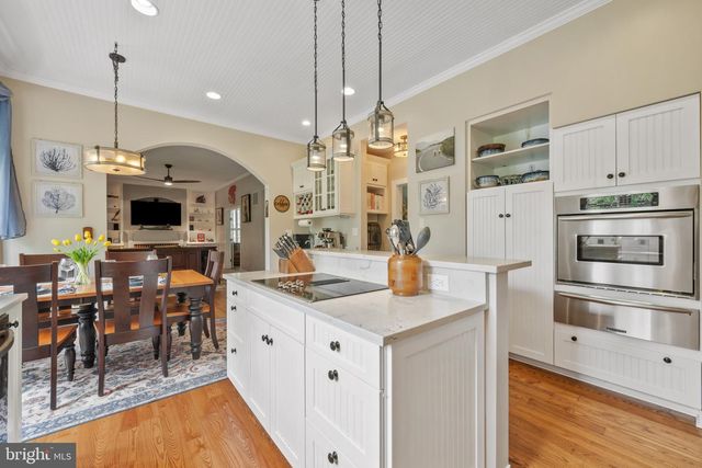 42 POPLAR POINT RD, Edgewater, MD 21037