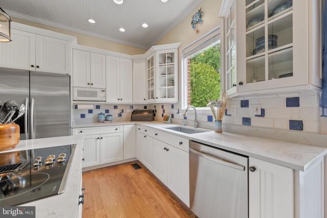 42 POPLAR POINT RD, Edgewater, MD 21037