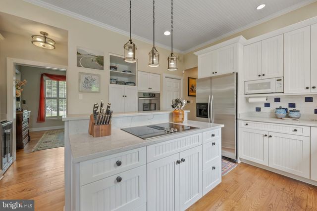 42 POPLAR POINT RD, Edgewater, MD 21037